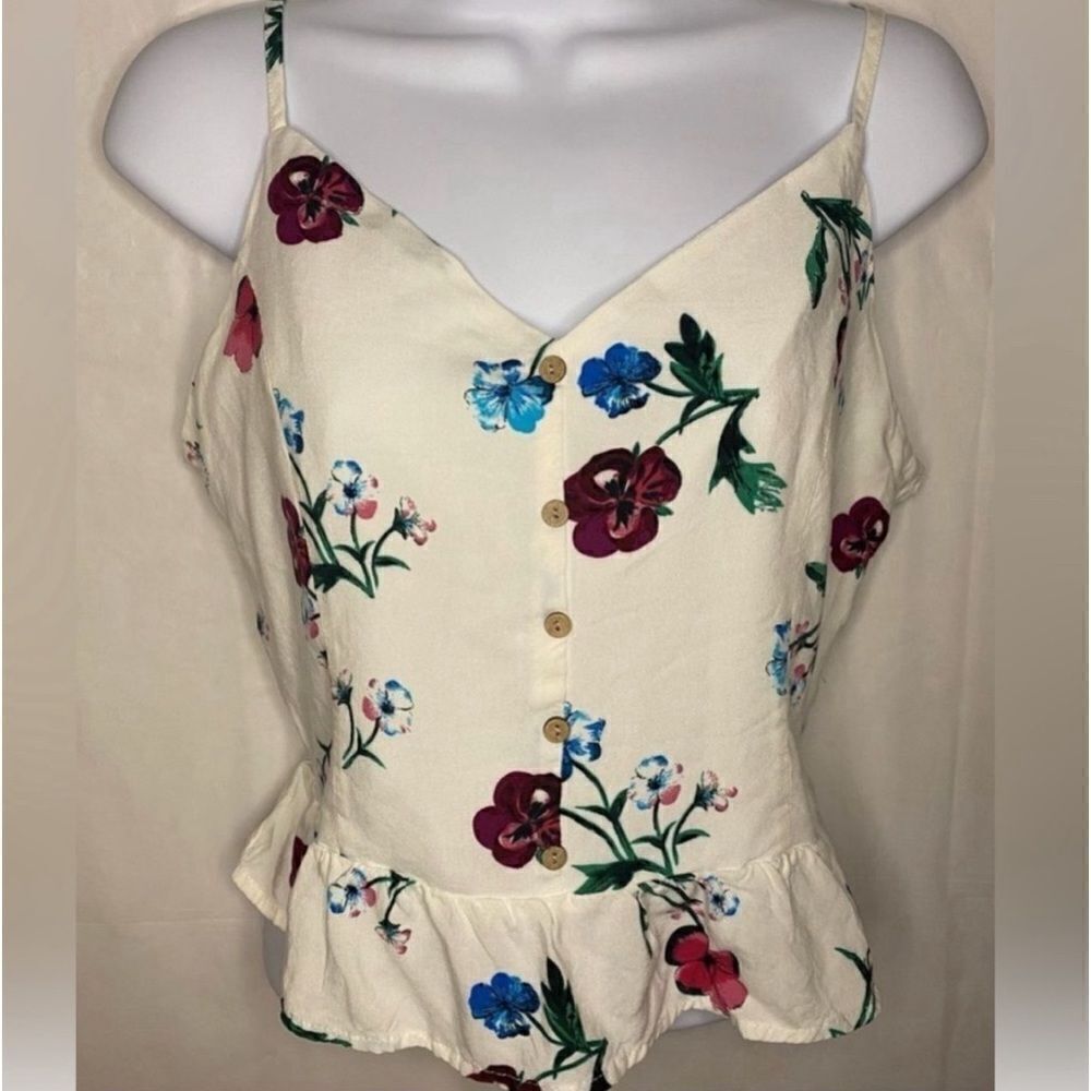Ambiance Apparel White Floral top size XL